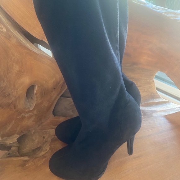 Boots - Picture 4 of 7